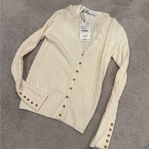 Zara Women's Cream Cable Knit Sweater